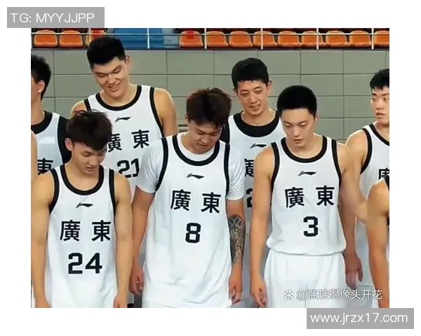 重庆篮球队实力变革引发热议球迷期待新赛季的精彩表现与突破